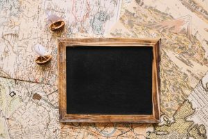 Des cartes géographiques vintages dans votre salon comment l'intégrer avec style 