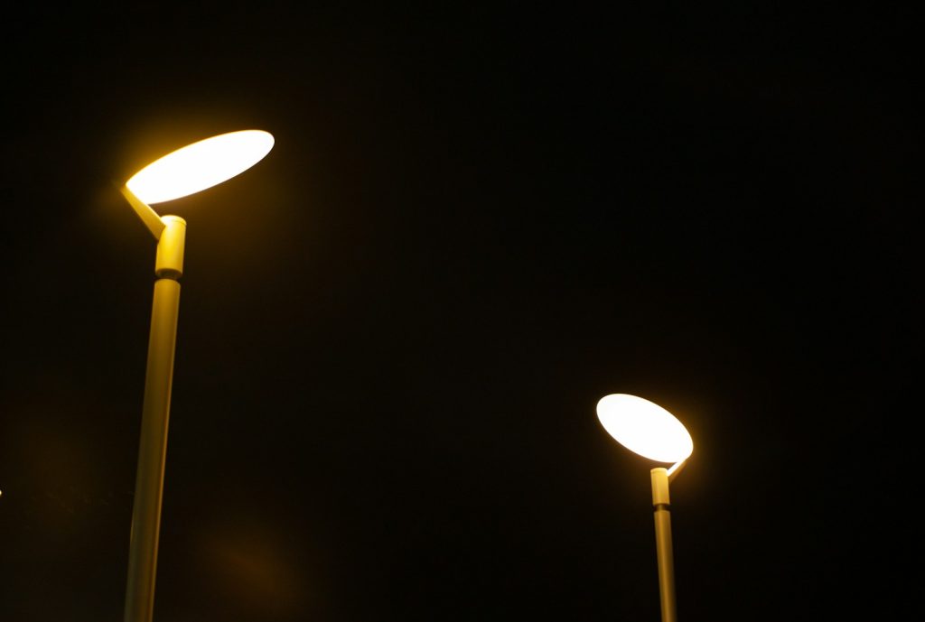 white light bulb turned on during nighttime