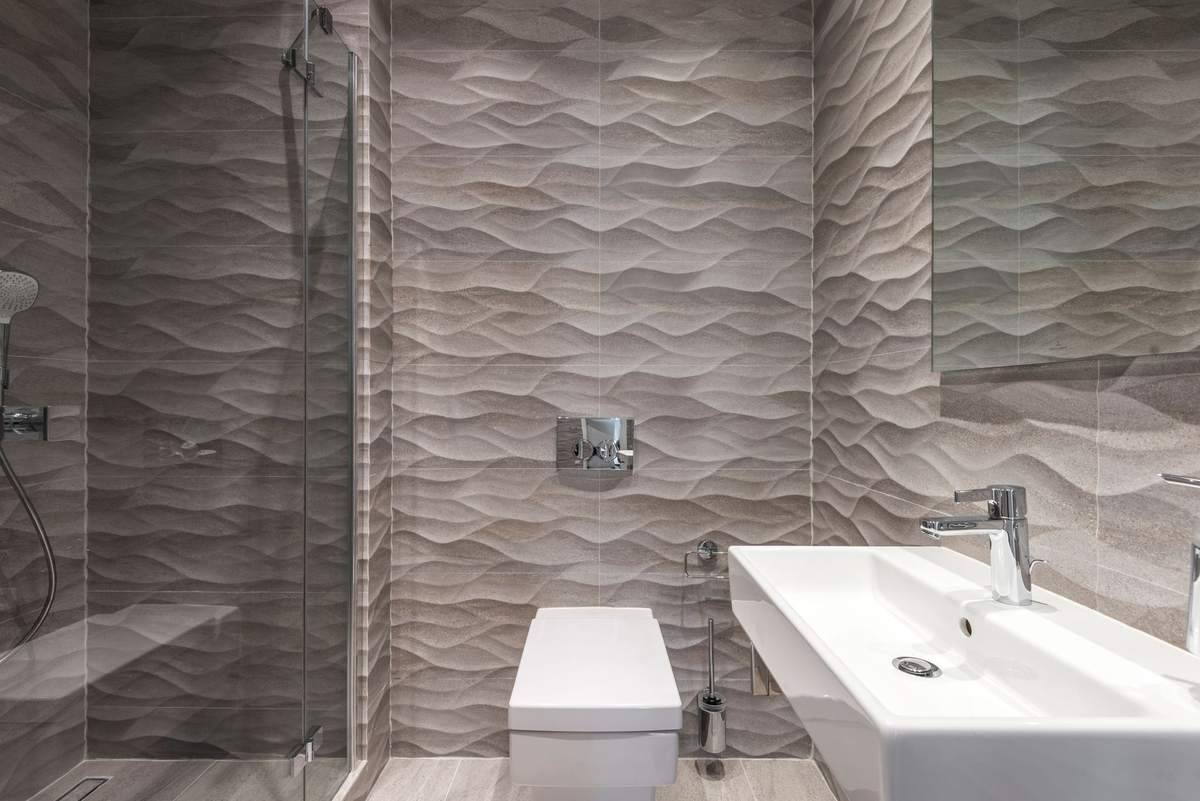 Carrelage des WC qui se décolle : le rôle des joints avant la colle Carrelage des WC qui se décolle : le rôle des joints avant la colle
